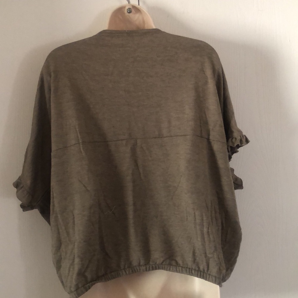 Woman’s fall feminine cousin earl ruffle blouse - Picture 10 of 12